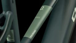 CUBE TOURING HYBRID ONE 500 - Women Electric Touring Bike - 2023 - Darkgreen / Green -E-Bike World Shop 631061 d 206761 1401255