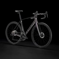 Trek Domane SL 7 Ultegra Di2 Roadbike Gen. 3 - 2023 - Dark Prismatic / Trek Black -E-Bike World Shop domanesl7 portrait 1232523