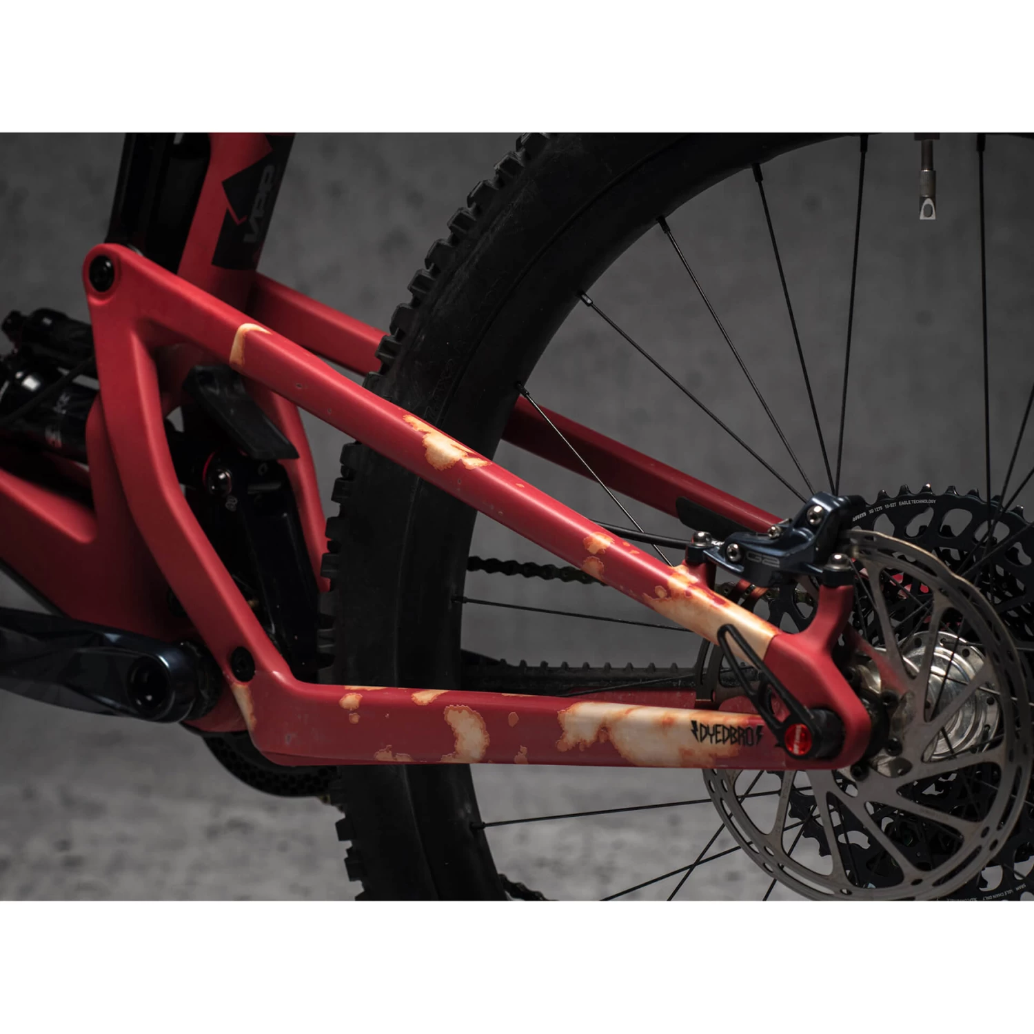 DYEDBRO Frame Protection Kit BLEACH DYE CLEAR - Matte 5 DYEDBRO Frame Protection Kit BLEACH DYE CLEAR - Matte - Image 3