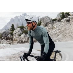 Isadore Merino Membrane Softshell Jacket X OSRAM - Laurel Wreath -E-Bike World Shop isadore merino membrane softshell jacket x osram laurel wreath 7 1054296