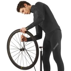 Mavic Mistral Jacket - Black 11 Mavic Mistral Jacket - Black -E-Bike World Shop mavic mistral jacket black 2 1310744