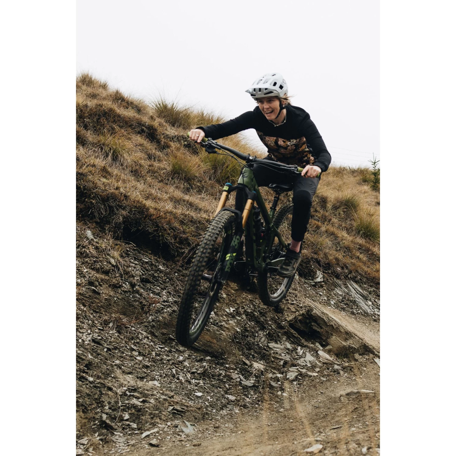 Mons Royale Redwood Enduro V Women's Longsleeve - Midnight Terrazzo / Copper 10 Mons Royale Redwood Enduro V Women's Longsleeve - Midnight Terrazzo / Copper - Image 8