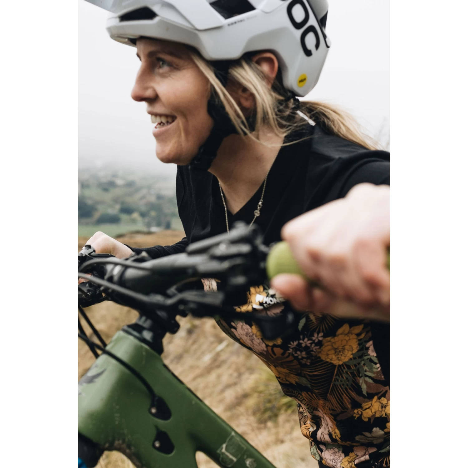 Mons Royale Redwood Enduro V Women's Longsleeve - Midnight Terrazzo / Copper 11 Mons Royale Redwood Enduro V Women's Longsleeve - Midnight Terrazzo / Copper - Image 9