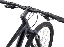 Giant ROAM 2 - Cross Bike - 2022 - Black -E-Bike World Shop my22roam2disc colorablack d1 1213605