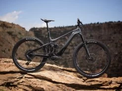 Giant TRANCE X ADVANCED E+ ELITE 1 - Carbon Electric Mountain Bike - 2023 - Gunmetal Black -E-Bike World Shop my23 trance x adv elite e 1 product hires 01 1549219