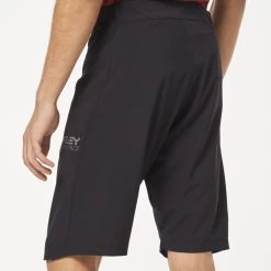 Oakley Factory Pilot Lite Shorts - Blackout -E-Bike World Shop oakley factory pilot lite shorts blackout 6 1178339
