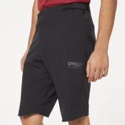 Oakley Factory Pilot Lite Shorts - Blackout -E-Bike World Shop oakley factory pilot lite shorts blackout 9 1178330