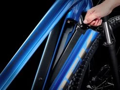 Trek POWERFLY 4 Gen 4 625Wh - Electric Mountain Bike - 2023 - Gloss Alpine / Gloss Lithium 18 Trek POWERFLY 4 Gen 4 625Wh - Electric Mountain Bike - 2023 - Gloss Alpine / Gloss Lithium -E-Bike World Shop powerfly4 alt3 1386178