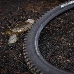 Stan's NoTubes Flow MK4 Rim - 27,5" | Clincher | Disc - 28 Hole | Black -E-Bike World Shop stans no tubes flow mk4 rim black mounted lay 1437211