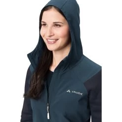Vaude Women's Tremalzo Hooded Jacket - Dark Sea -E-Bike World Shop vaude womens tremalzo hooded jacket dark sea 1 1292561