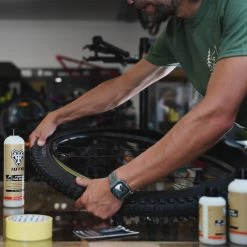 WTB TCS Tubeless Tire Sealant - 946ml -E-Bike World Shop wtb tcs tubeless tire sealant image2 1094275